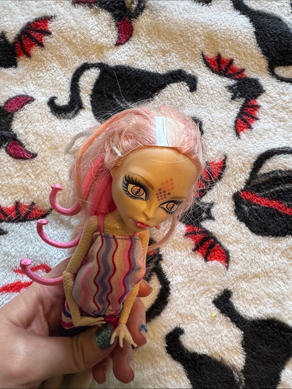 Monster High Doll Ghoulebrities in Londoom VIPERINE - Picture 4 of 4